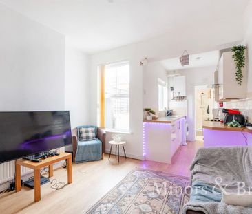 3 bedroom terraced house to rent - Photo 5