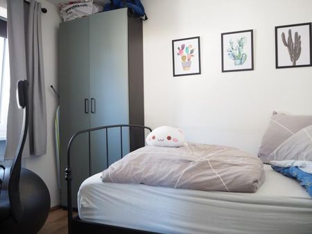 Auberg! Hübsche, generalsanierte 2-Zimmer-Wohnung im OG eines 8-Parteienhauses, Küche gegen Ablöse, inkl. Parkplatz! - Photo 2