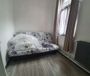 Location Appartement 1 pièce 24m² LILLE 59260 - Photo 2