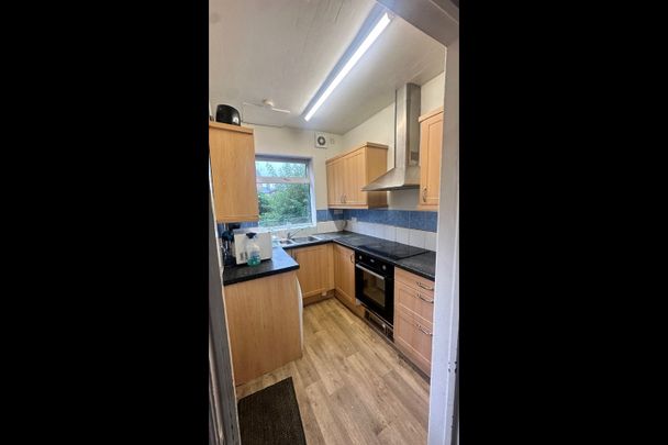 Room in a Shared House, Rosa Road, S10 - Photo 1