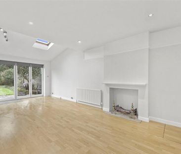 3 bedroom detached house to rent - Photo 4