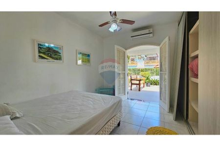 Casa em Peruíbe: Espaço, Conforto e Piscina! - Foto 5