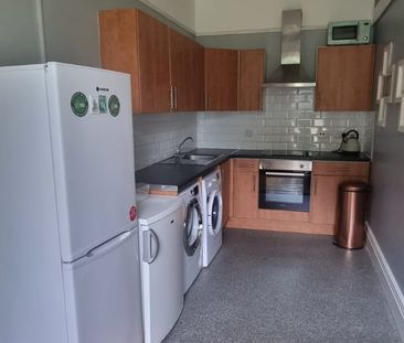 3 Bed - Flat 2, 1 North Grange Road, Headingley, Leeds - LS6 2BR - ... - Photo 6
