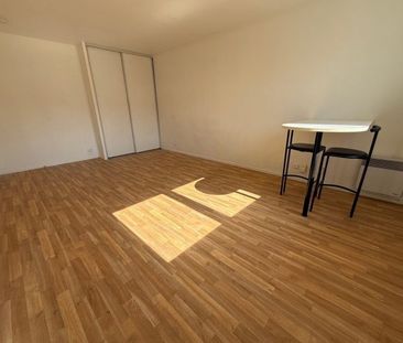 Studio Guyancourt 31 m² - Photo 1