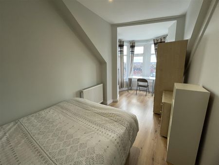 Chestnut Avenue, Hyde Park, LS6 1BA, Leeds - Photo 4