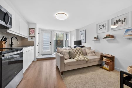 For Lease - 51 Fairmont Avenue Unit# C, West Centre Town, Ontario - Photo 2