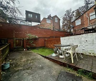 4 bedroom terraced house to rent - Photo 2