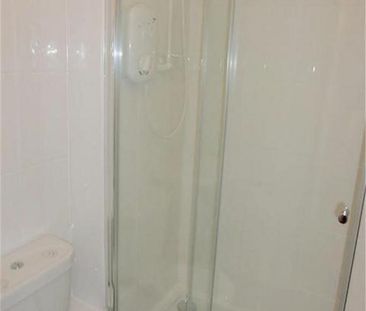 1 bedroom retirement property to rent - Photo 6