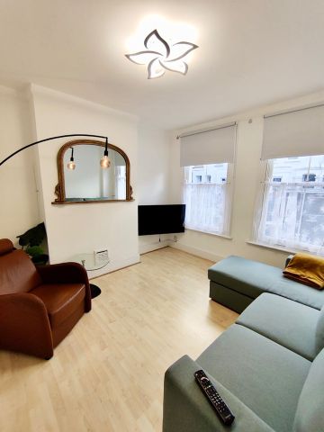 1 Bed Maisonette, Crimsworth Road, SW8 - Photo 3