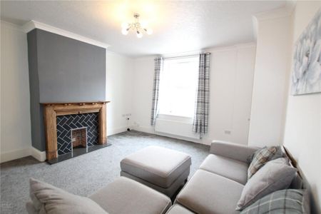 2 bedroom terraced house to rent - Photo 2