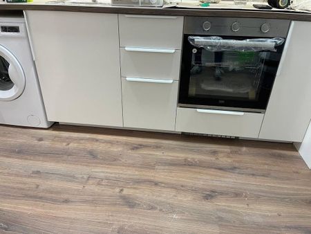 Plaça de Pep Ventura, Badalona, Catalonia 08912 - Photo 4