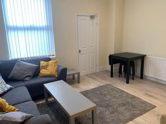 5 bedroom house to rent - Photo 1