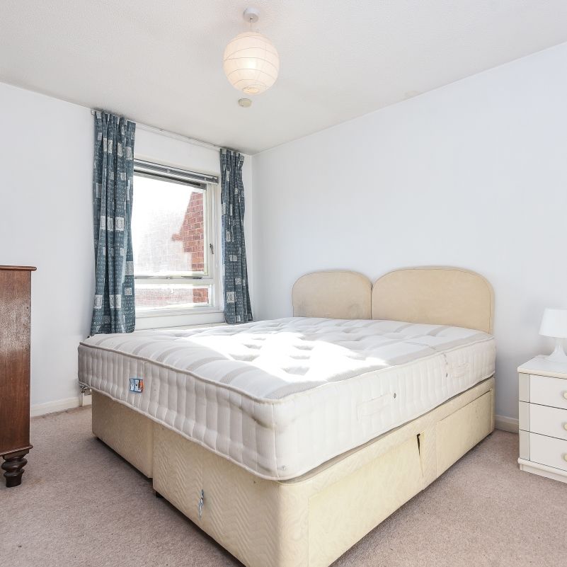 Arundel Close, London, SW11 - Photo 1