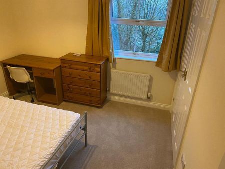 3 bedroom flat to rent - Photo 2
