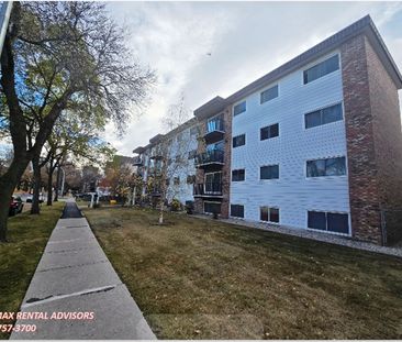 3 BED, 1.5 BATH, 3RD FLOOR APARTMENT W/ AN AIR-CONDITIONED MASTER B... - Photo 4