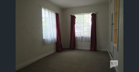 Hidden unit surrounded by greenery - Photo 4