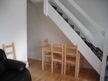 4 Bed Terraced House, St. Johns Lane, BS3 - Photo 2
