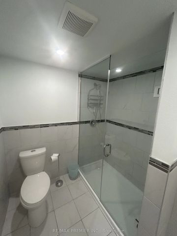 4057 Taffey Crescent #Lower - Photo 4