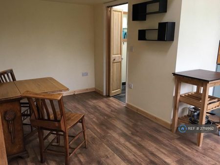1 bedroom flat to rent - Photo 3