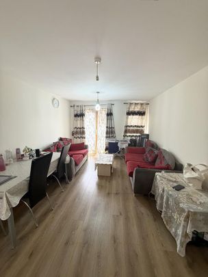 2 bedroom flat to rent - Photo 1