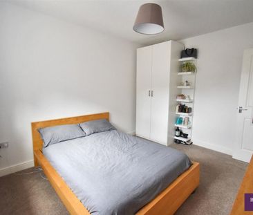 2 bed Flat - To Let - Photo 2