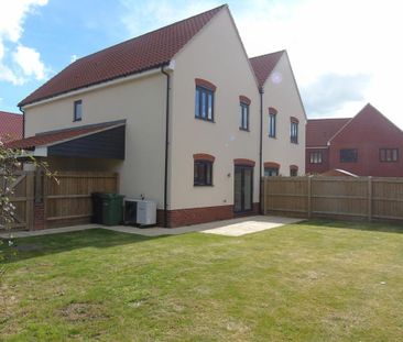 3 bedroom semi-detached house to rent - Photo 3