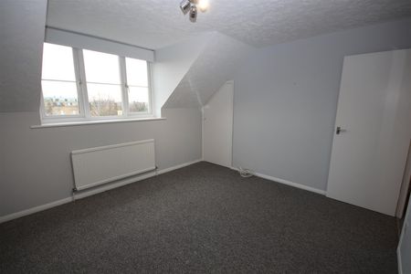 1 bedroom Terraced House to let - Photo 3