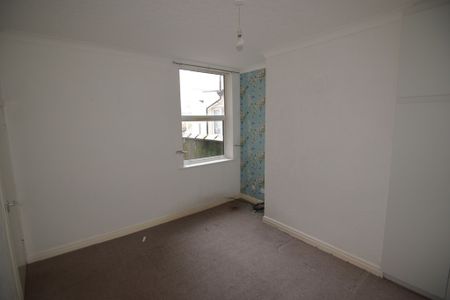 On Hold 1 Bed Ground Floor Flat - Photo 2