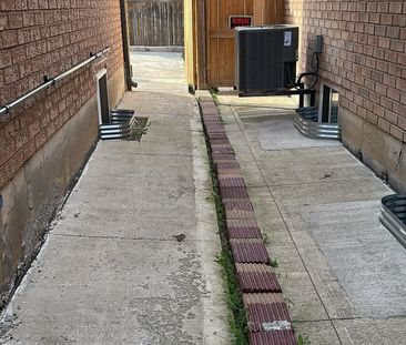 For Lease - 4 Fairhill Avenue Unit# Basement, Brampton, Ontario - Photo 2