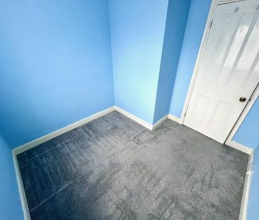 3 bedroom Flat To Let - Photo 4