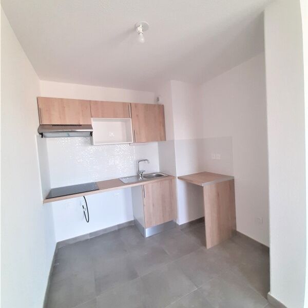 Location Appartement 3 pièces 63m² NIMES 30000 - Photo 1