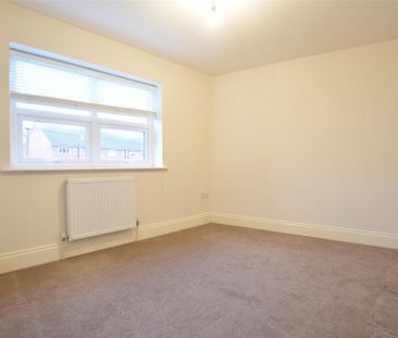 3 bedroom apartment to rent - Photo 4