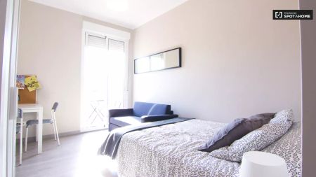 Room in a shared 6-bedroom apartment for rent in La Gran Vía, Valencia. - Foto 2