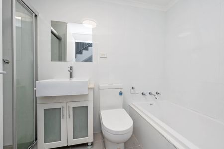 39 Ivy Street, Botany NSW 2019 - Townhouse For Rent | Domain - Photo 3