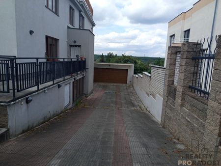 Pronájem bytu 1+kk a garsoniéry 57 m², Lumiérů, Praha - Фото 5