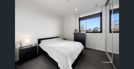 Unbeatable Central Location - Photo 4