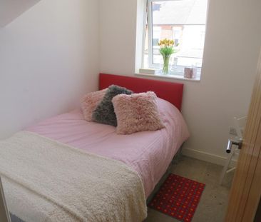 3 bedroom flat to rent - Photo 1