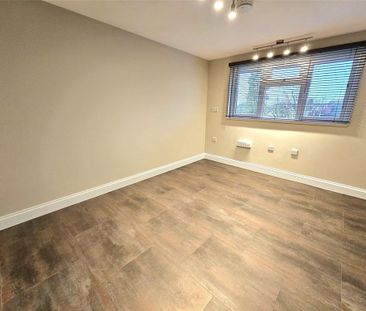 6 bedroom semi-detached house to rent - Photo 5