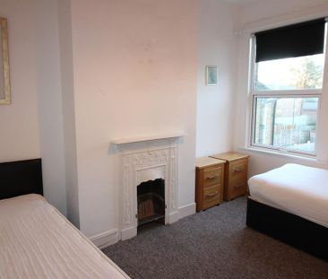 3 bedroom terraced house to rent - Photo 6