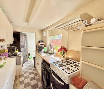 2 bedroom terraced house to rent - Photo 6