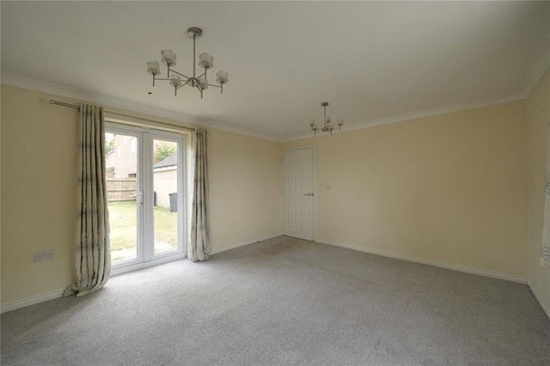4 bedroom detached house to rent - Photo 1