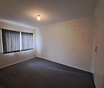 Quaint, Clean 2 Bedroom Unit - Photo 4