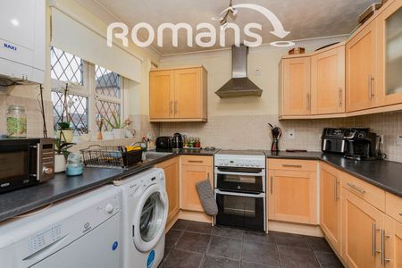 Upronfield Close, Basingstoke, RG22 - Photo 3