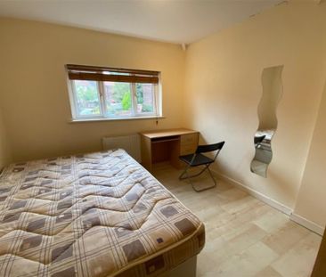 5 bedroom semi-detached house to rent - Photo 3