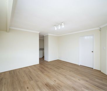 Freshly Renovated 3-Bedroom Villa in Prime Yokine Location - Photo 2