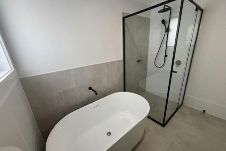 BRAND NEW FOUR BEDROOM FAMILY HOME - Photo 3