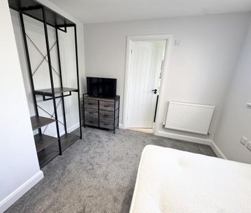 1 bedroom in a house share to rent - Photo 5