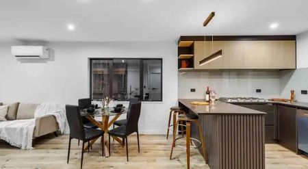 Spacious 5-Bedroom, 3.5-Bathroom Family Home Ã¢Ãâ¬Ã" Massey, Waitakere City - Photo 2