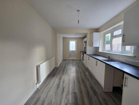 4 bedroom house to rent - Photo 3