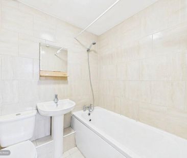 2 bedroom end of terrace house to rent - Photo 5